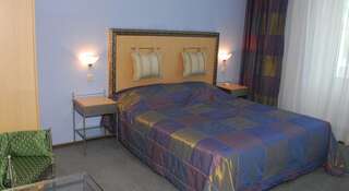 Гостиница Cronwell Resort Югорская Долина Ханты-Мансийск Стандартный двухместный номер с 1 кроватью-3